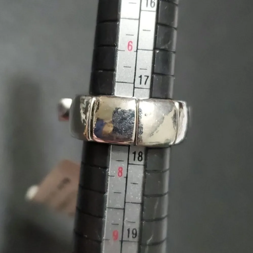 Unbranded pretty silver